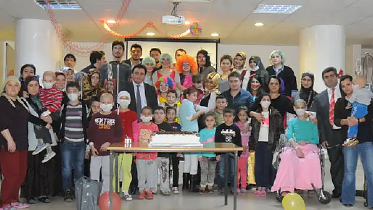 Eğitim Fakültesi Öğrencileri Lösemili Çocuklarla Buluştu