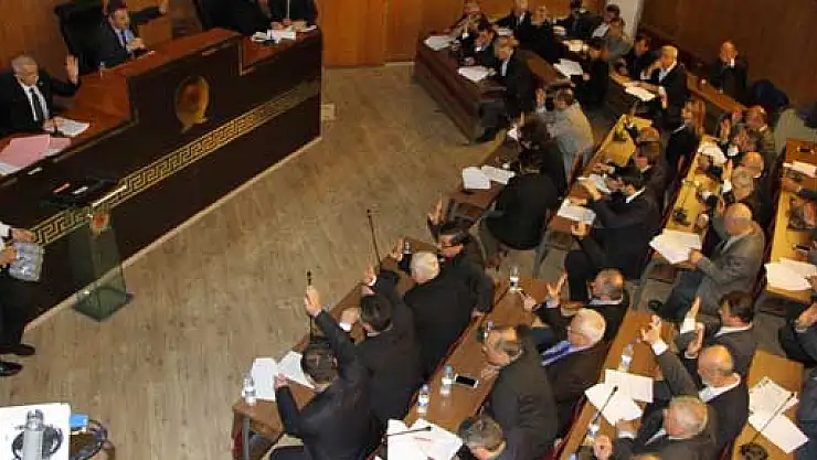 'PARKOMATLAR İLÇELERDE DE UYGULANMALI'