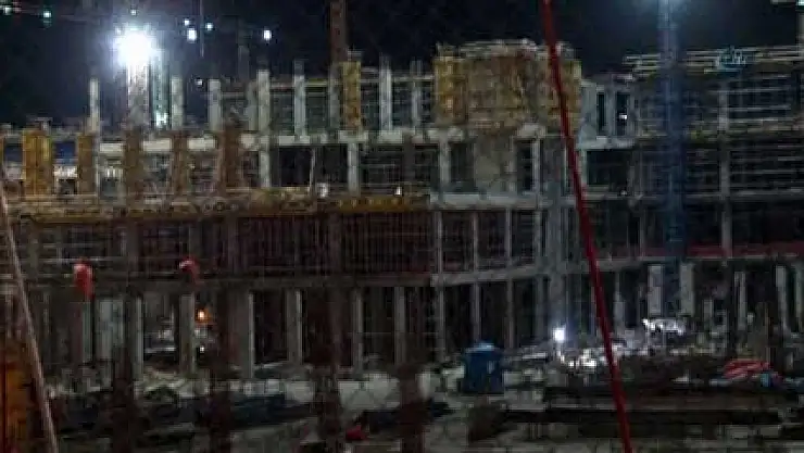 Başkent'te inşaat iskelesi çöktü: 6 yaralı!