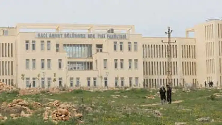 Üniversite kana bulandı: 1 ölü 4 yaralı