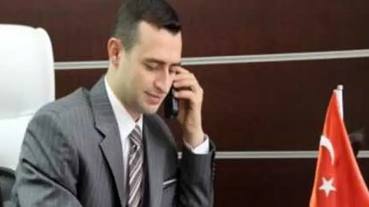 Kaymakamdan genel müdüre 'Padişah mısın' tweeti