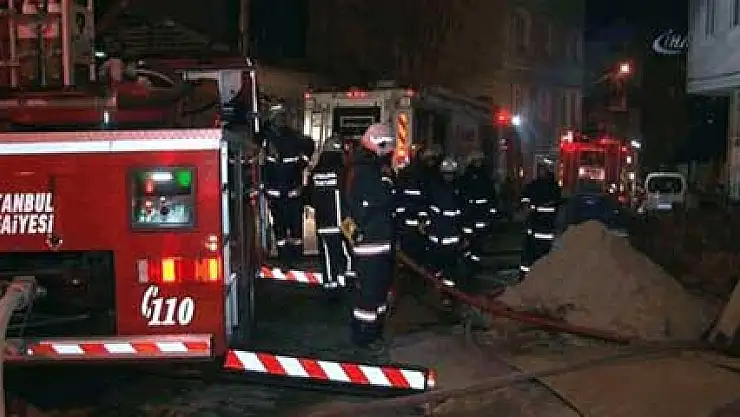 Kağıthane'de metruk bina yandı