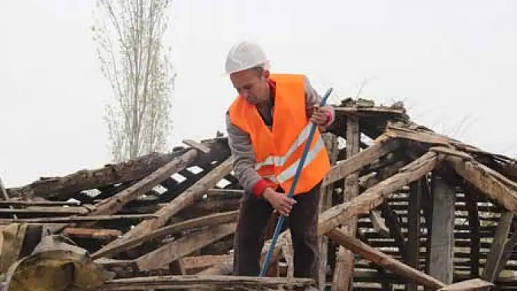 Hanım Ninenin Evi Onarılıyor