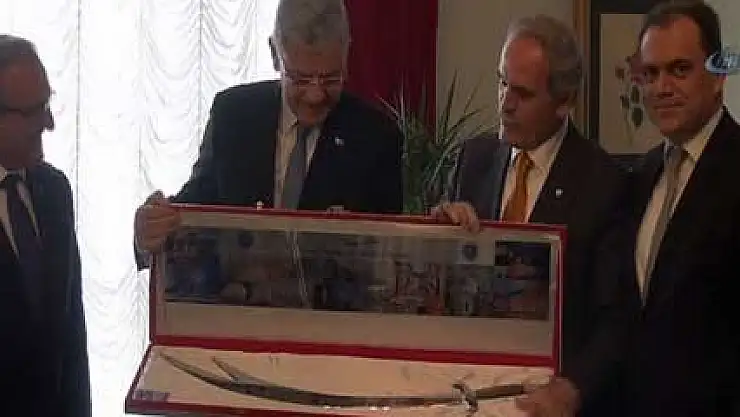 Volkan Bozkır AB'ye kılıç çekti