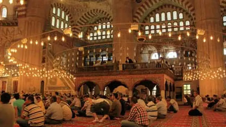 23 Nisan'da Regaip Kandili idrak edilecek