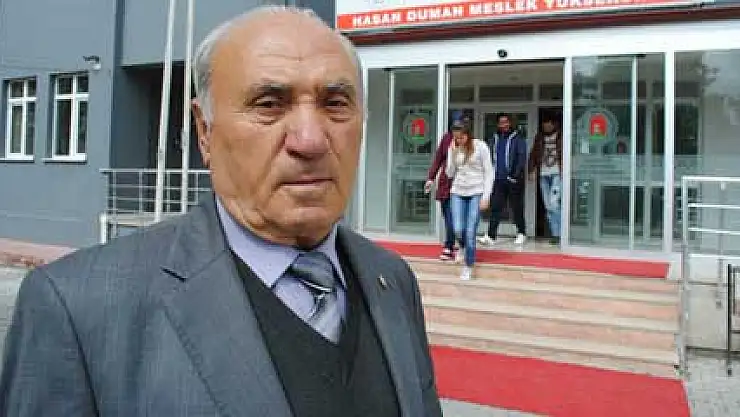 Yaptırdığı okul yüzünden eşinden boşandı