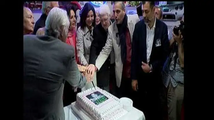 Ayhan Işık'ın 86'ncı yaş günü kutlandı