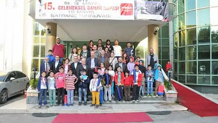 Santranç turnuvasının galipleri belli oldu