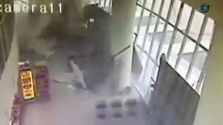 Otobüs terminalinin tavanı böyle çöktü