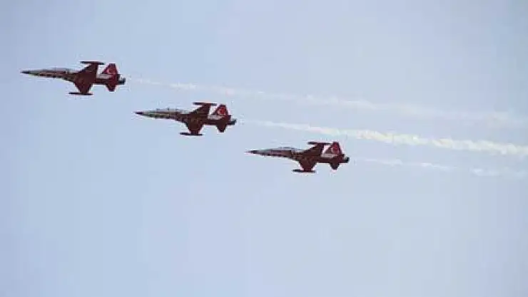 Türk Yıldızları'ndan Prova