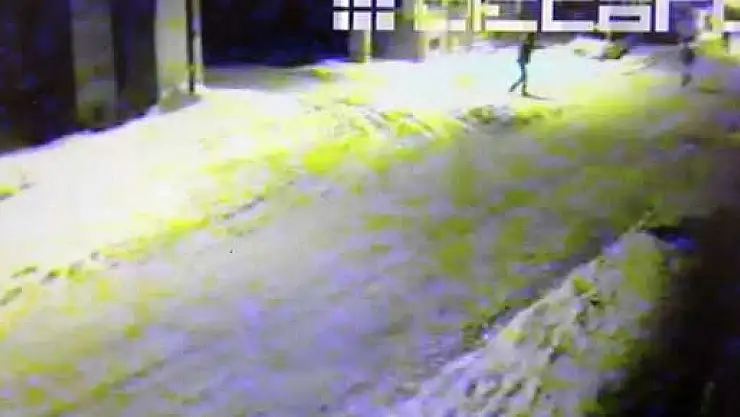 Pansiyon Önündeki Silahla Yaralama Güvenlik Kamerasında