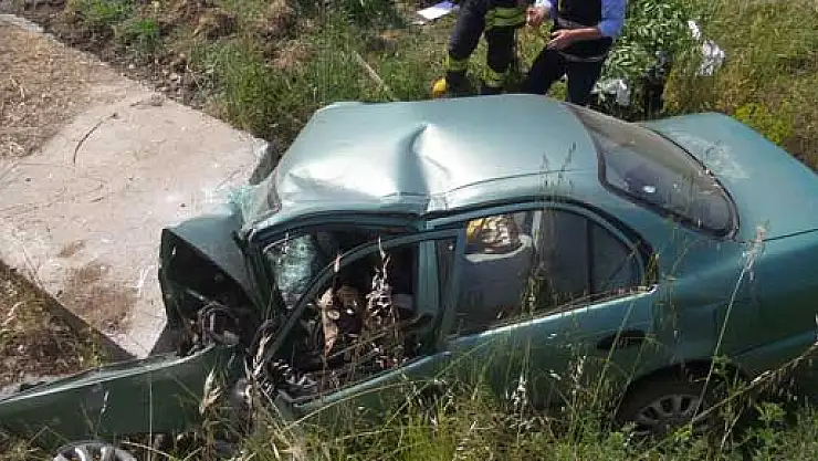 Otomobil Menfeze Uçtu: 3 Ölü, 1 Yaralı