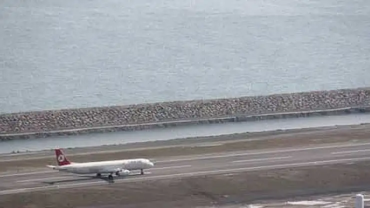 Ve Ordu-Giresun Havaalanı'na ilk uçak indi!