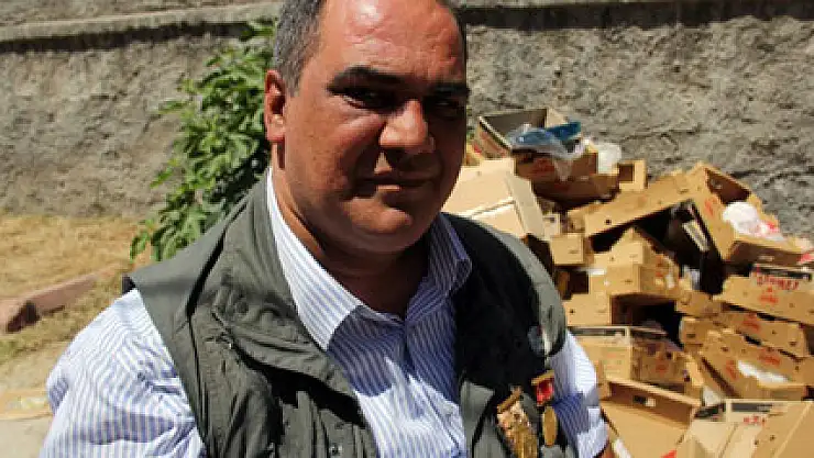 Gaziden örnek davranış! Kağıt toplayarak tam 35 bin öğrenciye yardım etti!