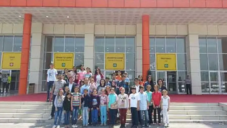 Öğrenciler TÜYAP Kitap Fuarı'nda