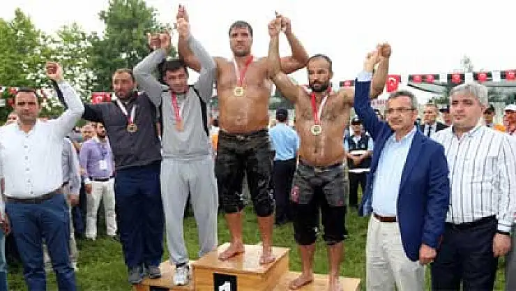 Hünkar Çayırı'nda başpehlivan Kara