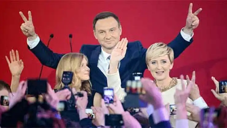 Polonya'da cumhurbaşkanlığı seçimlerini Duda kazandı