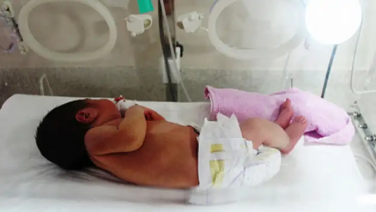 Yüzünü bile görmediği bebeğini hastanede bırakıp kaçtı