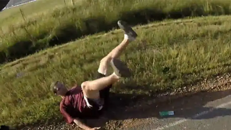 Bir motosikletliyle asla kavga etme!