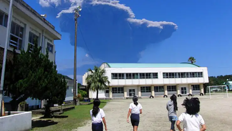 Japonya'da yanardağ paniği