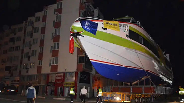 Karayoluyla taşınan en büyük gemi