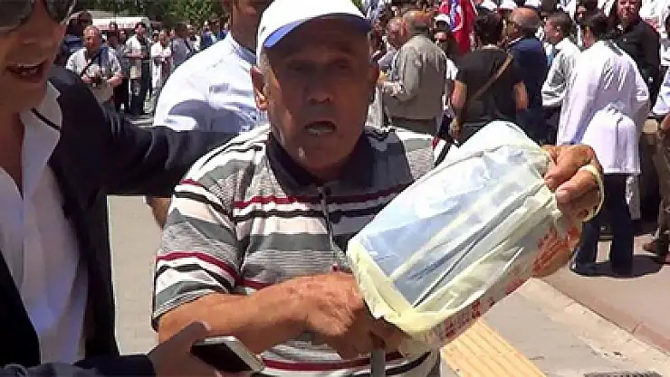 Balıkesir'de şiddeti protesto eden doktorlara tepki