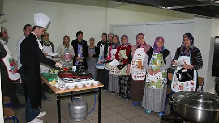 Turizm Bölgesi Ayvacık'ta 'AŞÇILIK OKULU' açıldı