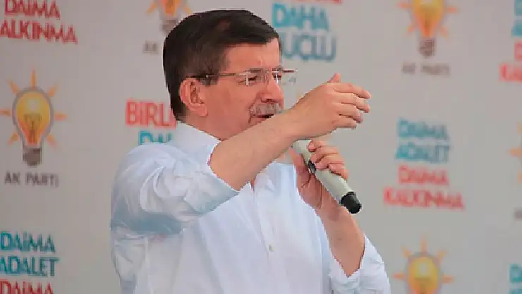 Başbakan Davutoğlu: 'Kılıçdaroğlu bir zavallı'