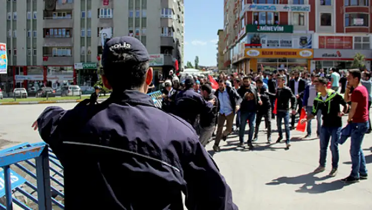 Erzurum'da Demirtaş'ın mitingi öncesi olaylar çıktı