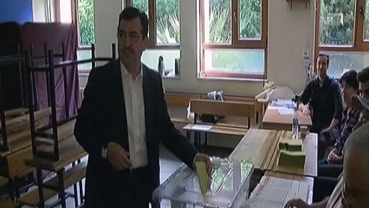 Güllüce: 'Hayırlı şeyler çıkacak diye tahmin ediyoruz'