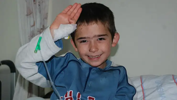 6 gün ormanda yaşayan çocuk hayata böyle tutundu