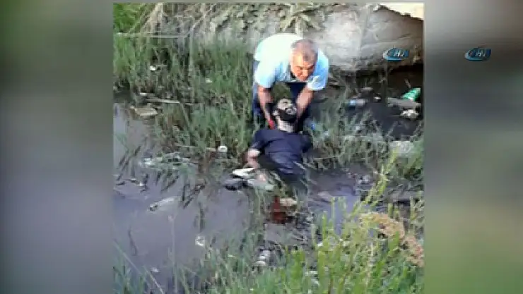 Otomobilin çarptığı genç, dereye düştü