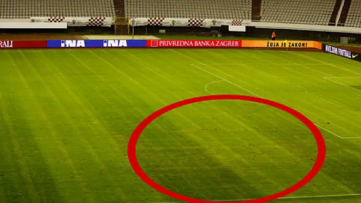 Hırvatistan - İtalya maçına gamalı haç damgasını vurgu