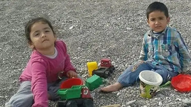 Cinnet getirerek hamile ablası ve iki yeğenini öldürdü