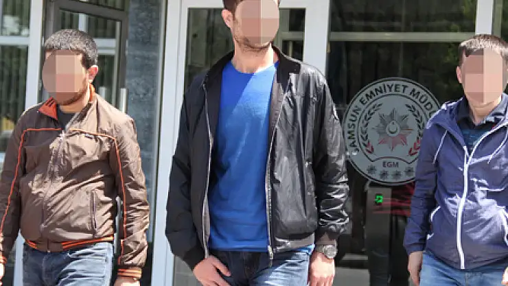 Şüpheli Araçta Polis Malzemesi Ele Geçti: 3 Gözaltı