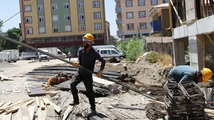 İşçilerin zorlu Ramazan mesaisi