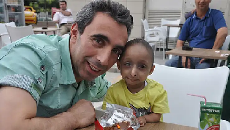 Parmak çocuğa büyük ilgi