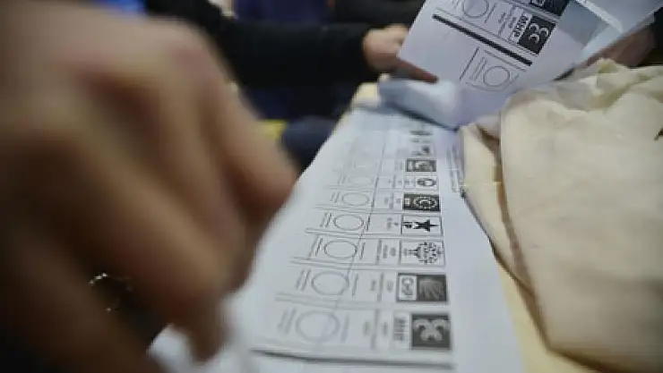 Seçmene göre %51 erken seçim, %36 koalisyon olur