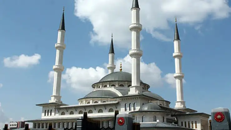 Külliye Camisi'nden ilk ezan sesi yükselecek