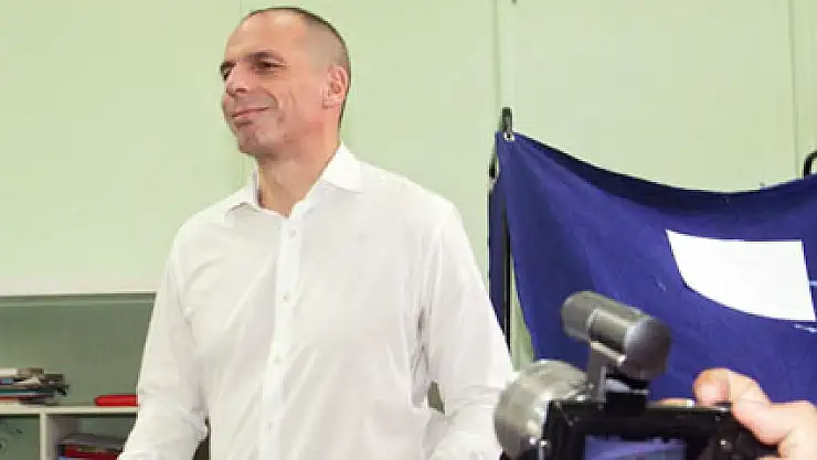 Yunanistan Maliye Bakanı Yanis Varoufakis istifa etti