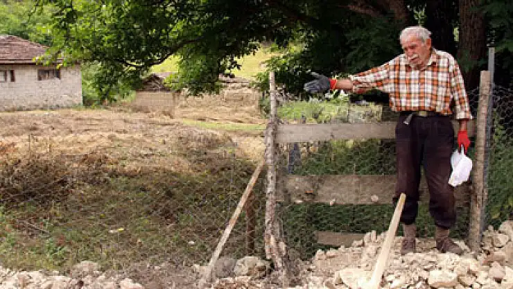 Mahallede kışın 7, yazın 20 kişi yaşıyor