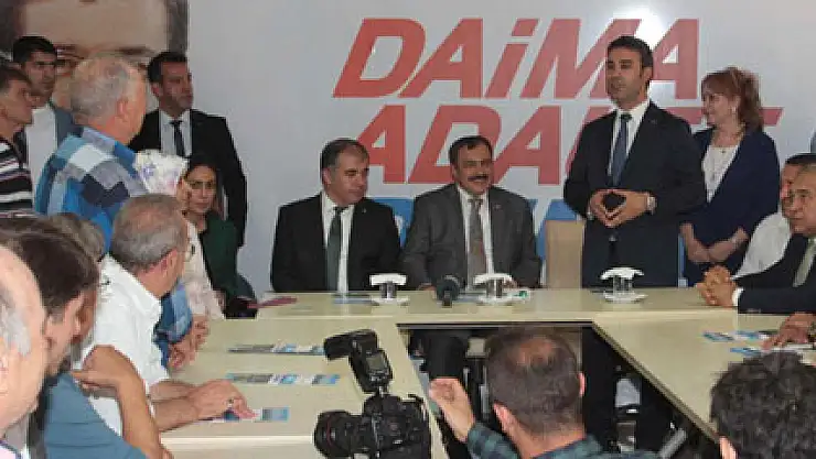 Bakan Eroğlu: Siyasette kırmızı çizgi diye bir şey yok