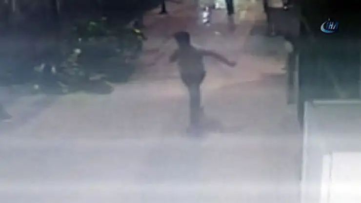 Beyoğlu'ndaki silahlı kavga sonrası yaşananlar kamerada