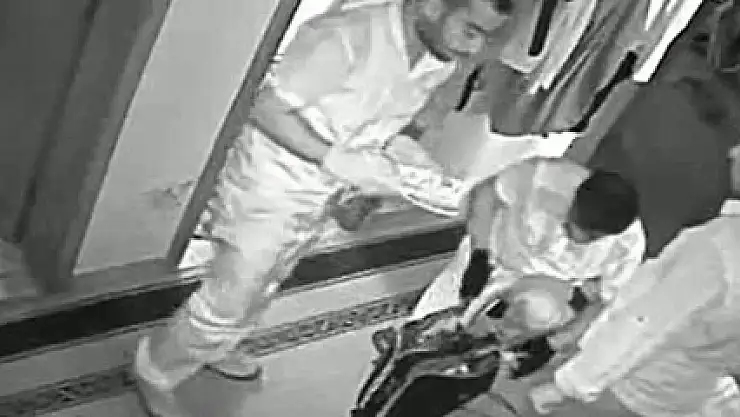 Kasa hırsızlığı güvenlik kamerasında