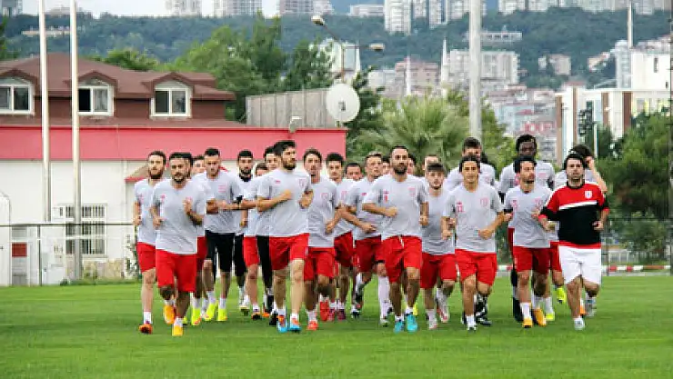 Özat ilk idmana çıktı