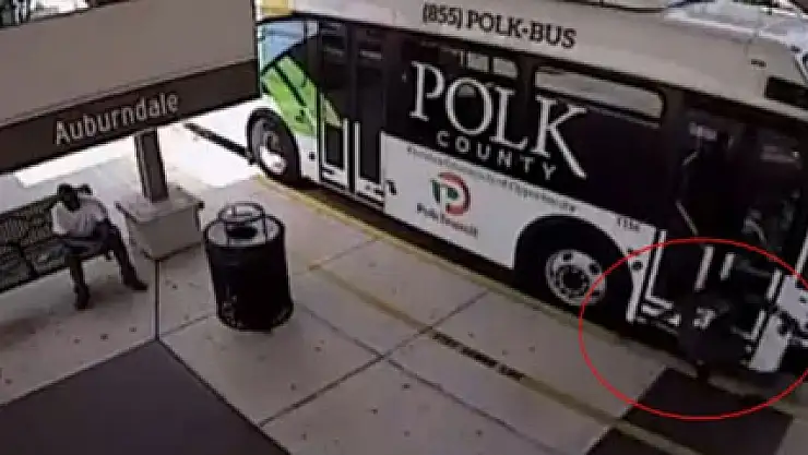 Yolcu otobüse karşı !