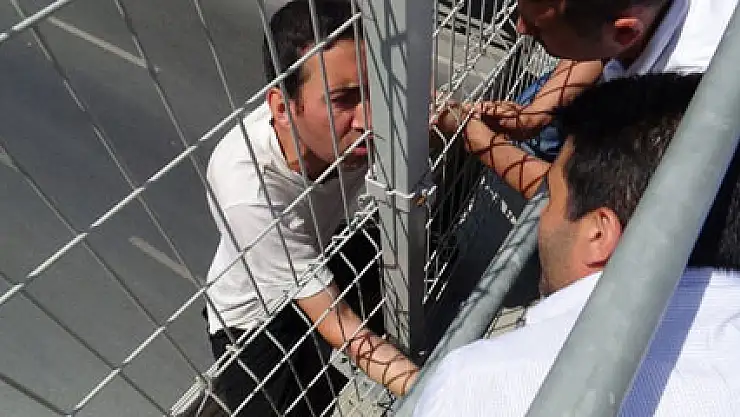 İntihar girişimine polisten ilginç yöntem