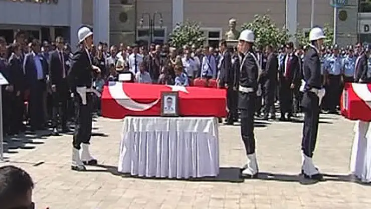 Şehit polislere tören