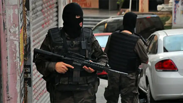 İstanbul'da geniş çaplı terör operasyonu: 1 ölü, 70 gözaltı