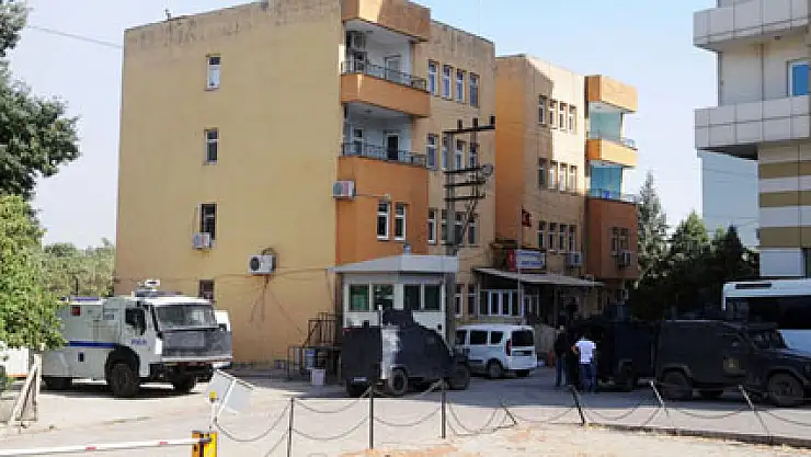 Cizre Emniyet Müdürlüğü ek binasına silahlı saldırı